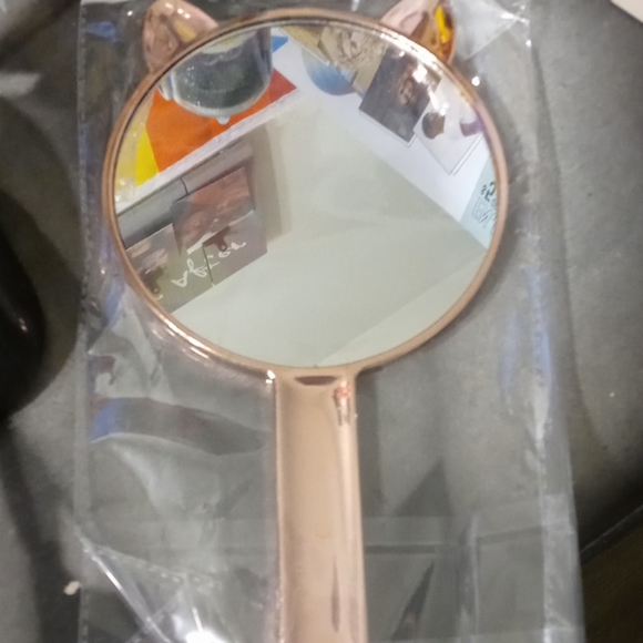 Cat Mirror - Picture 2 of 3